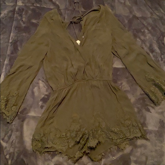 Olive romper - Picture 1 of 2
